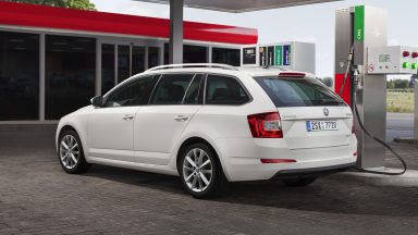 Po úspěšném startu: ŠKODA rozšiřuje nabídku programu ‚ŠKODA Bez starostí’