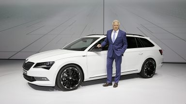Ve sportovním duchu: ŠKODA Superb Combi SportLine slaví svůj debut v předvečer IAA