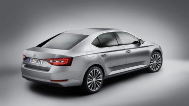 Nová ŠKODA Superb zná kompletní ceník