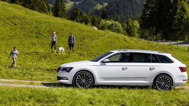 Prestižní britské Auto Express Awards 2016: ŠKODA třikrát vítězí