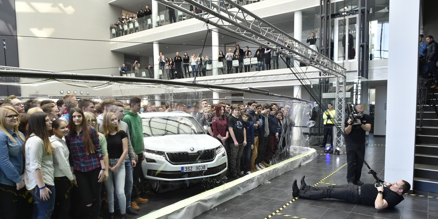 Světový rekord: KODIAQ a 275 lidí v jedné bublině