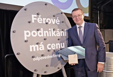 ŠKODA AUTO: Bohdan Wojnar převzal cenu 'TOP Odpovědný Leader 2017'