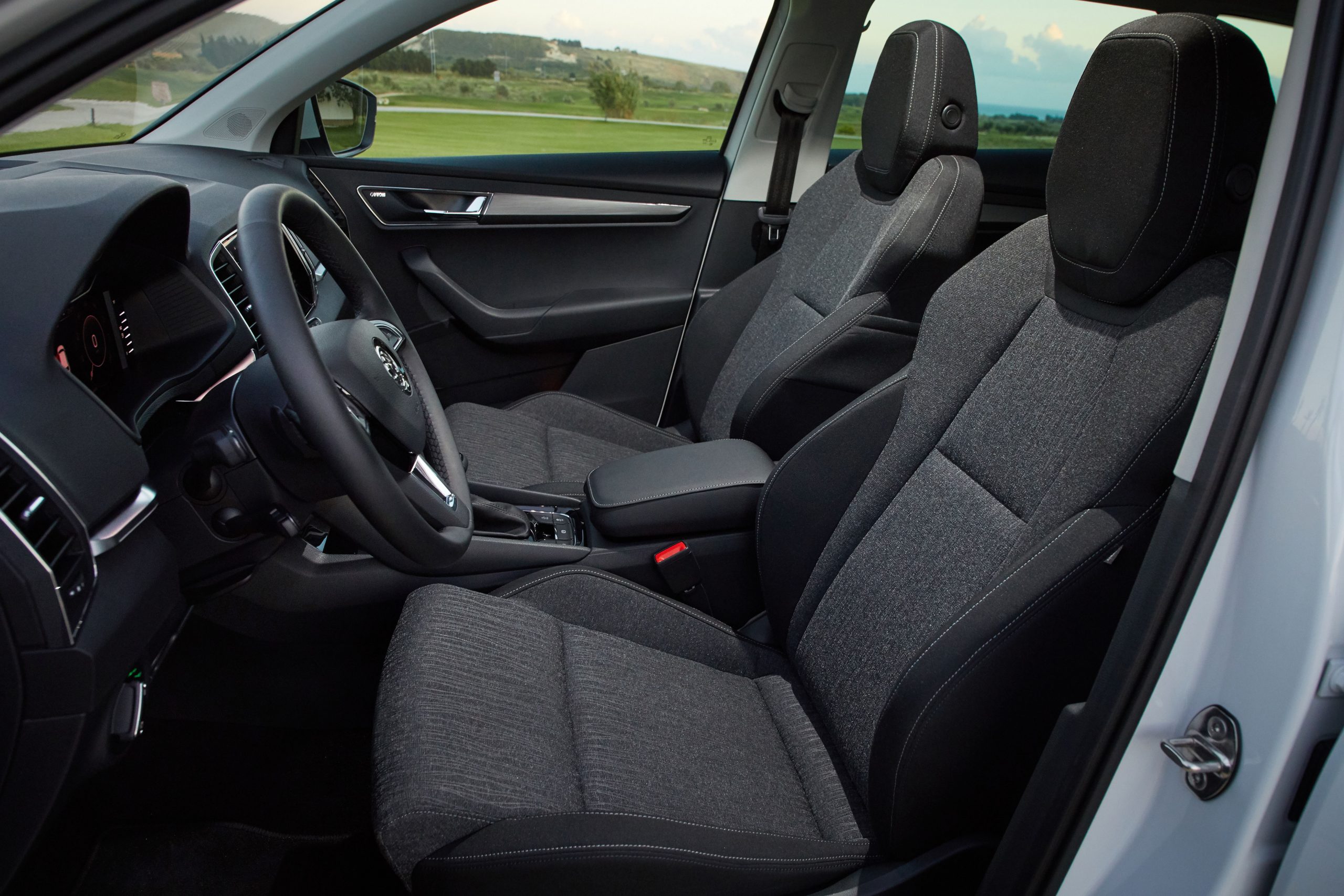 Skoda Karoq Interior: We Measure Everything! - s5z8t0r