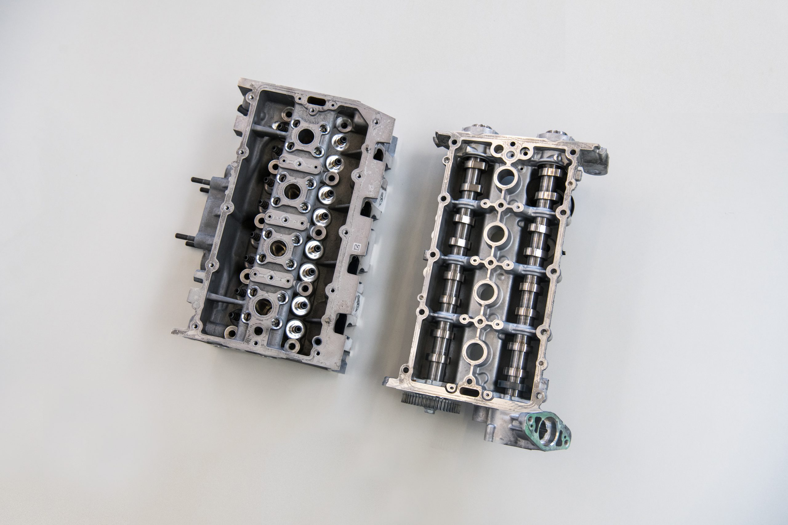 Engine head and valve cover Škoda Storyboard