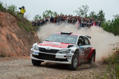 Japonec Yuya Sumiyama s privátním vozem ŠKODA FABIA R5 vyhrál FIA Asijsko-pacifické mistrovství 2018