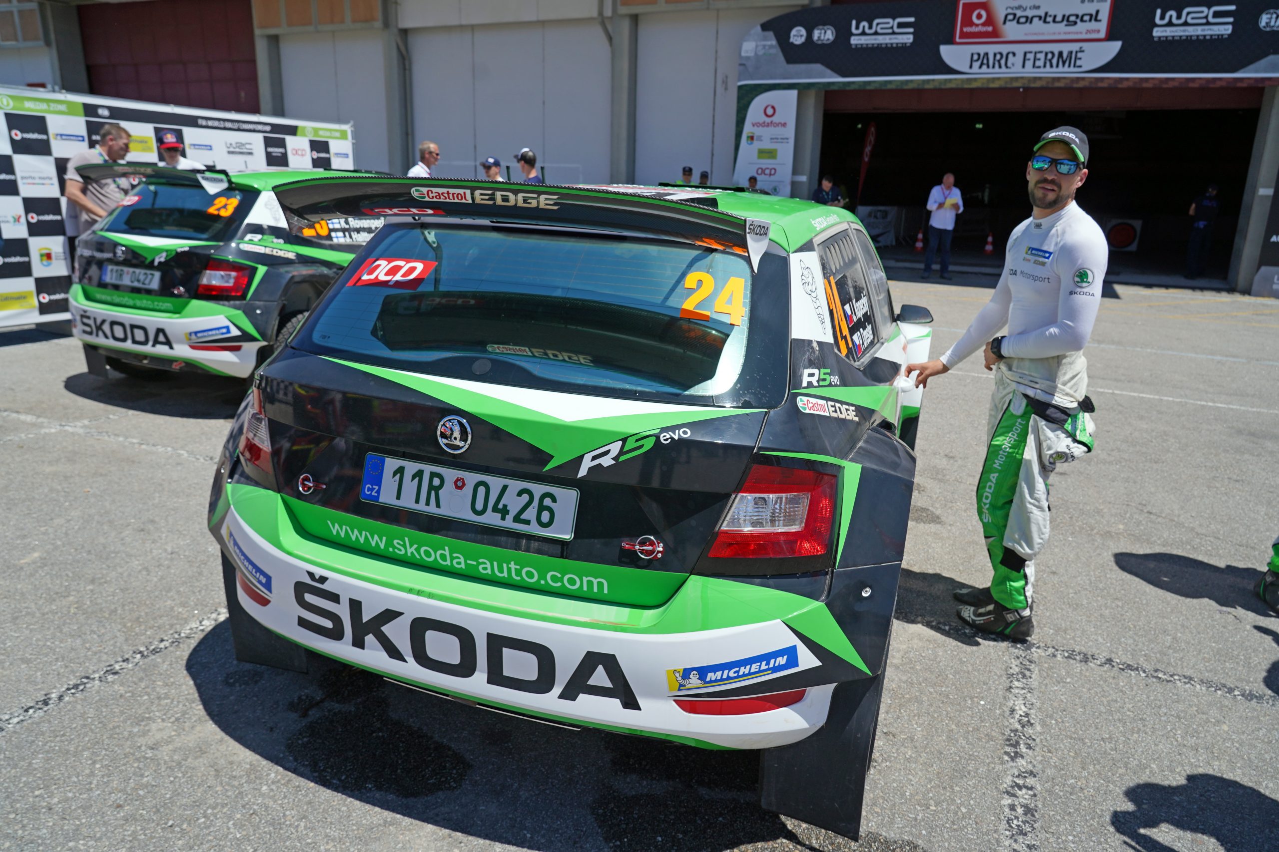 Affiche Škoda Fabia WRC – Décoration murale de voiture de rallye mondi – Brighton Posters