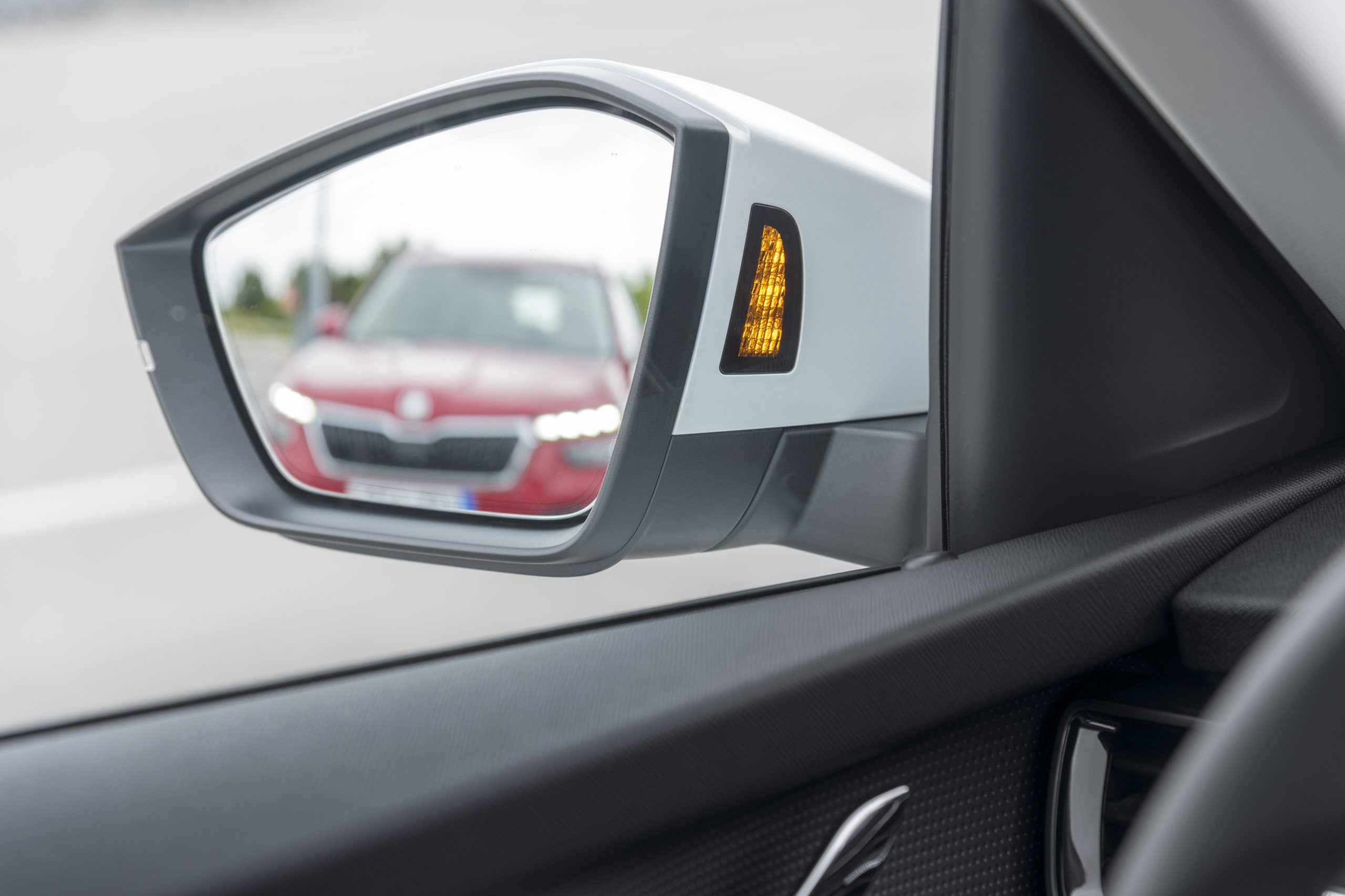 Seat Leon 5f Toter Winkel Assistent Nachrüsten Karosserie und Assistenzsysteme: Hohes Sicherheitsniveau dank