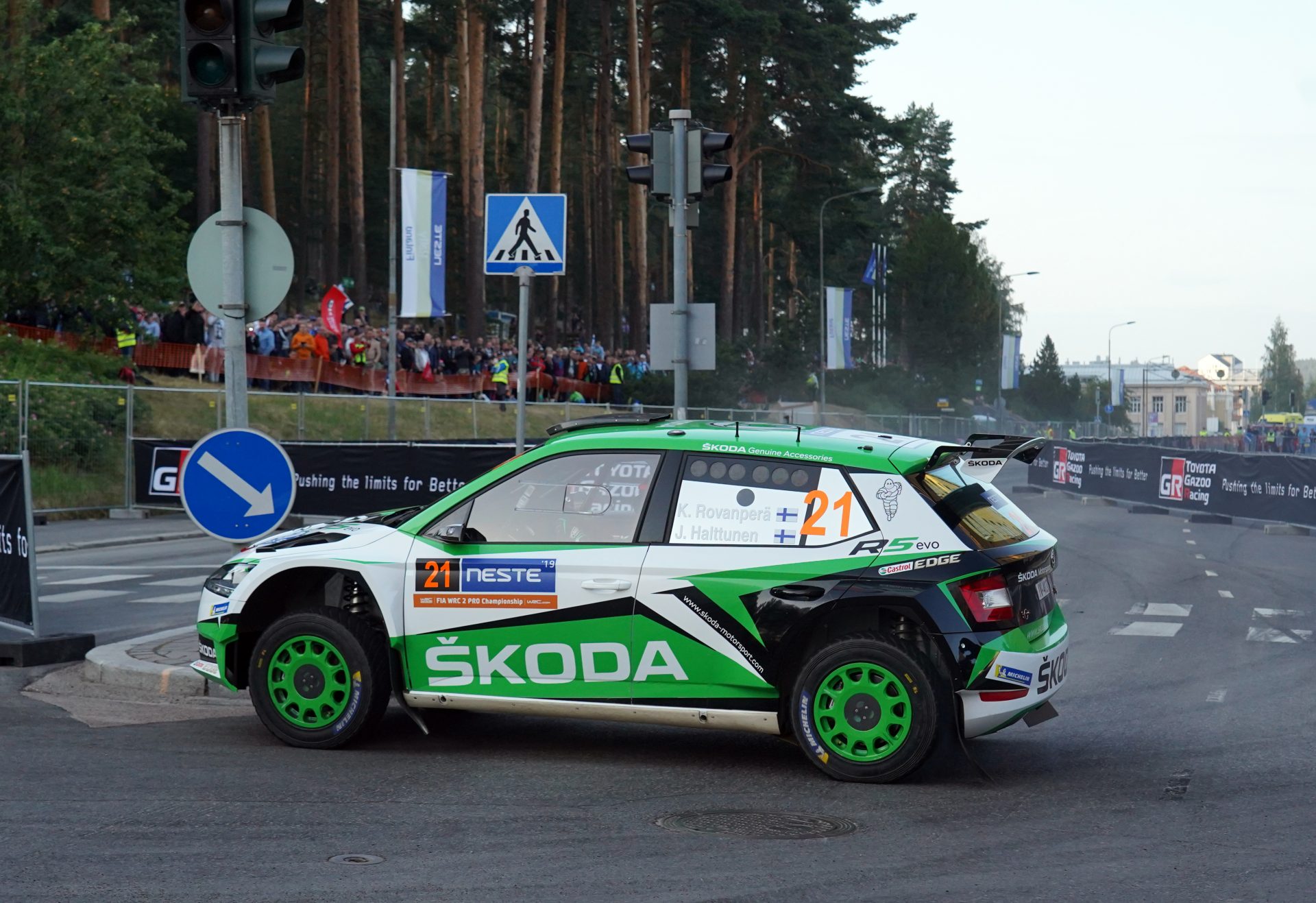 Kalle Rovanpera Remporte le Rally Finland, Sa Première Victoire à