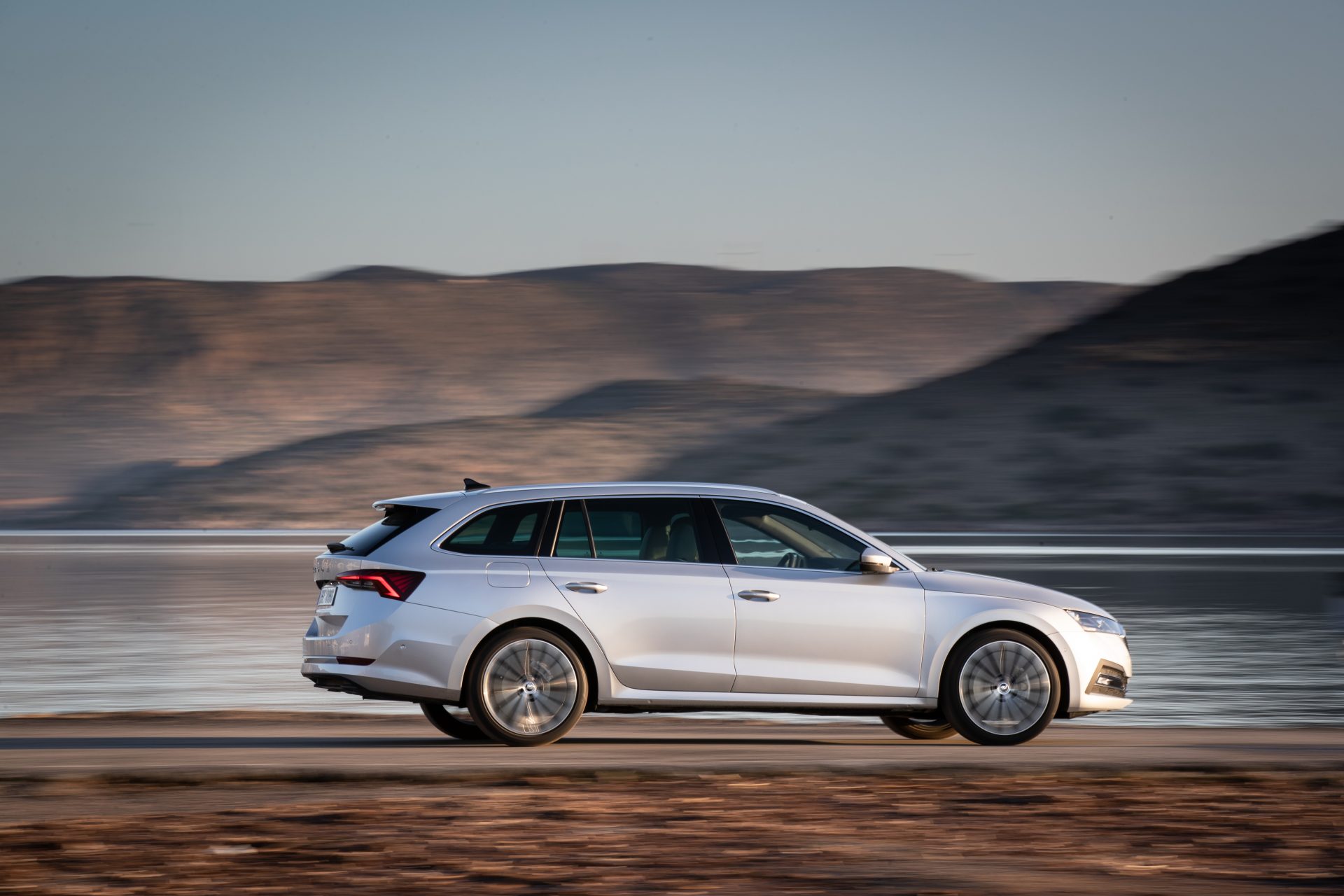 ŠKODA OCTAVIA COMBI - Škoda Storyboard