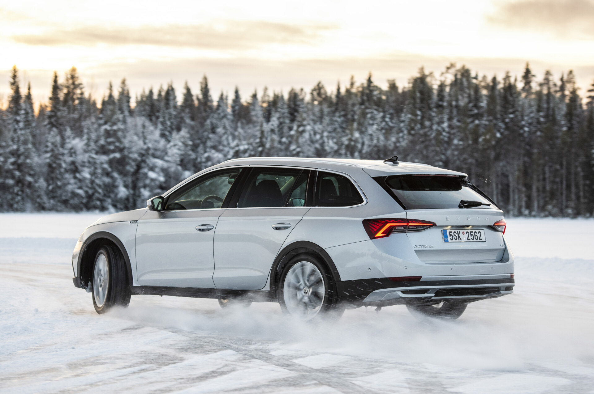 Elegantes Skoda Octavia Scout 4 Wheel Drive Ebenbild