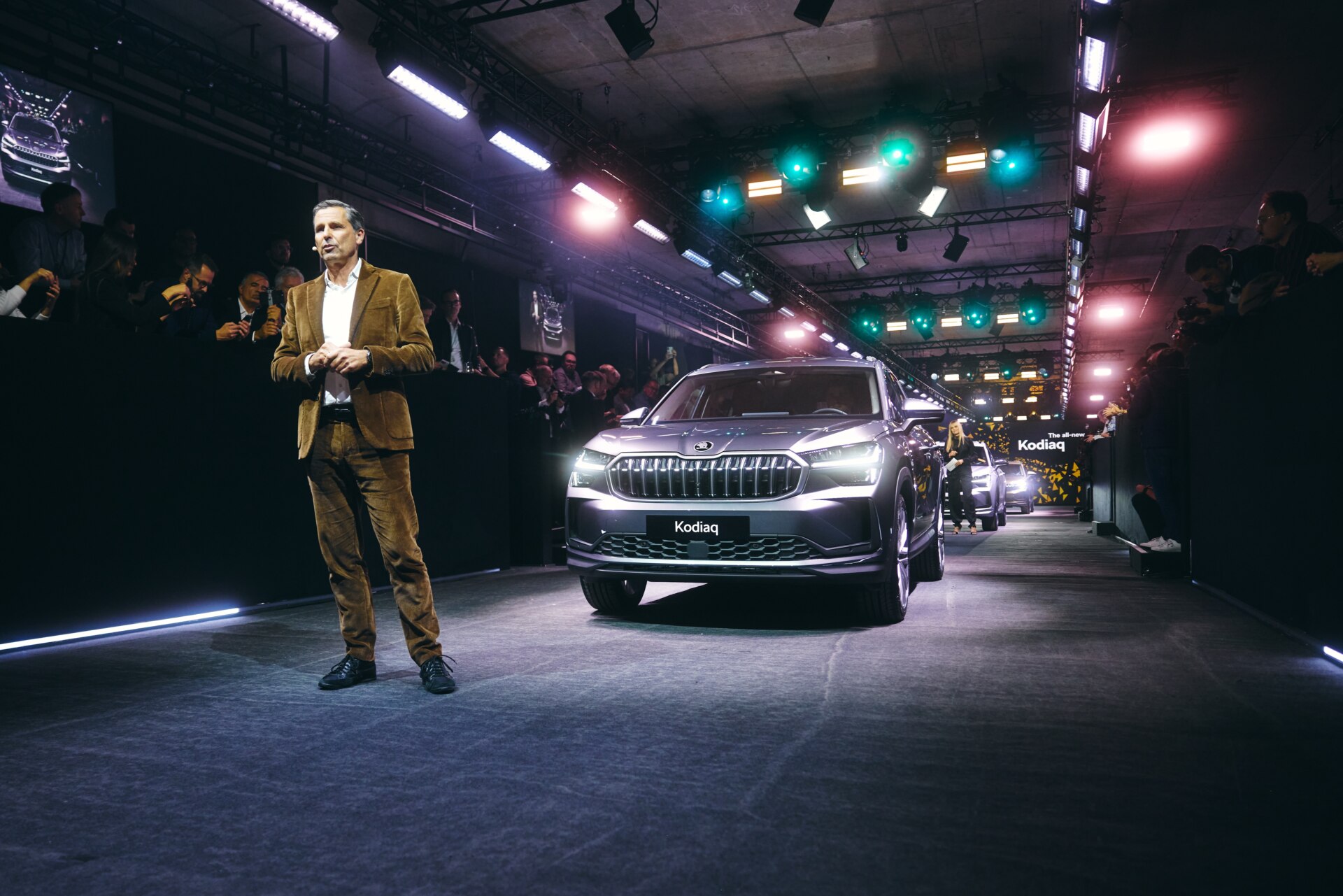 Škoda Auto releases all-new Kodiaq teaser, announces world premiere ...