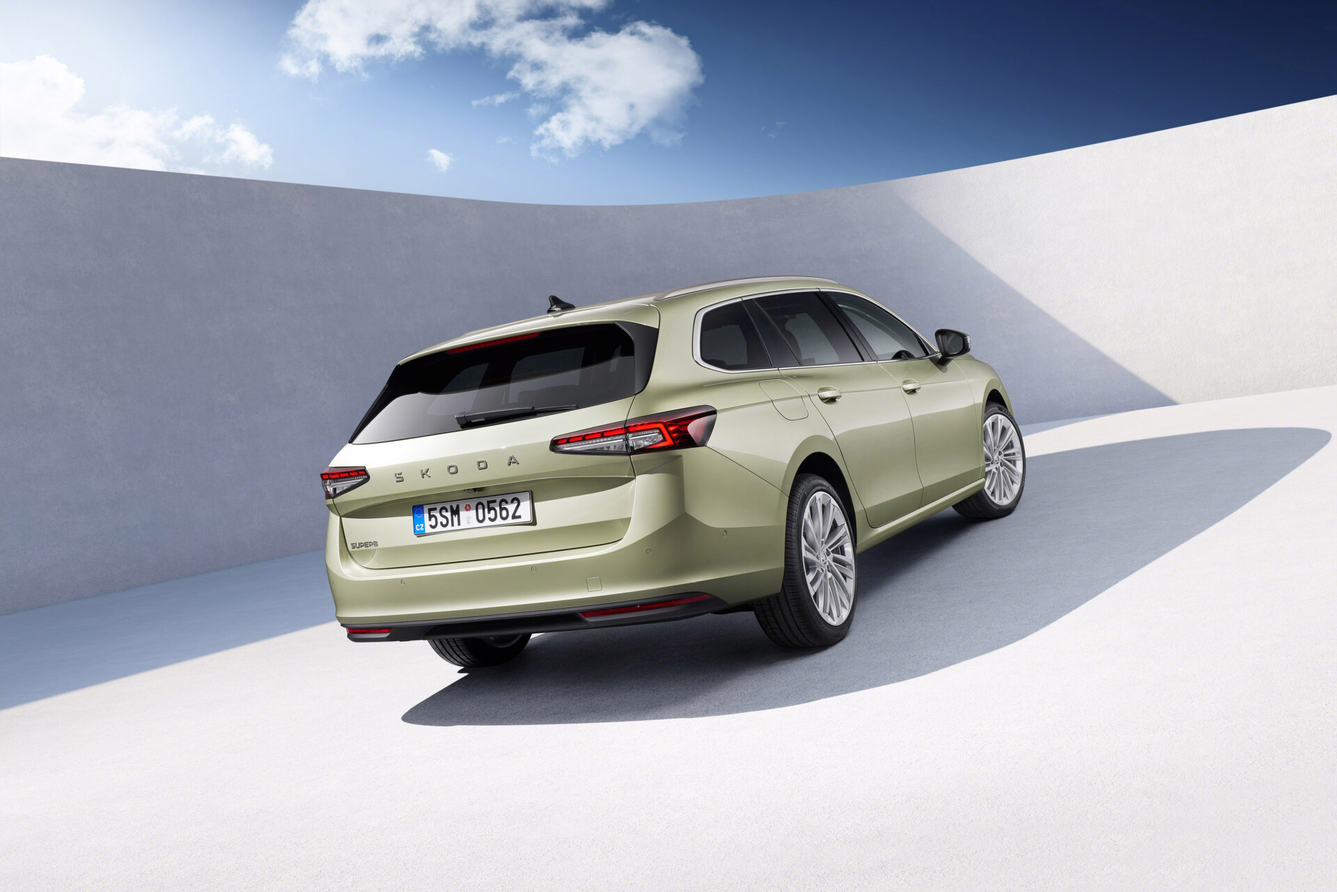 Der Neue Superb Sportline: Test & Überraschungen! - m85hwr6