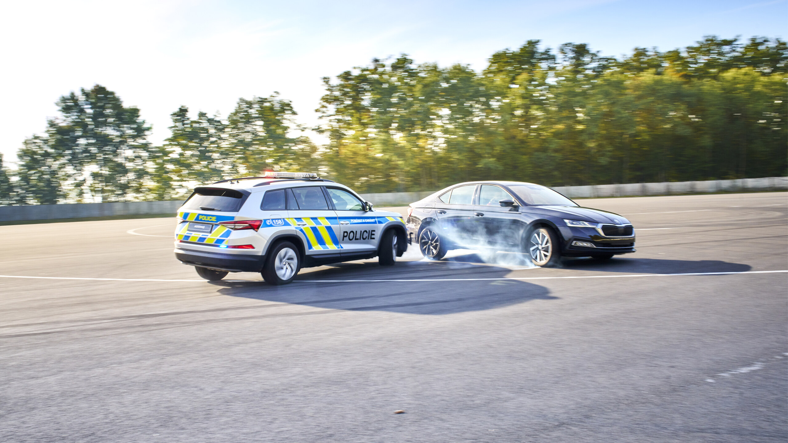 Nudge and spin. Police Kodiaqs in action Škoda Storyboard