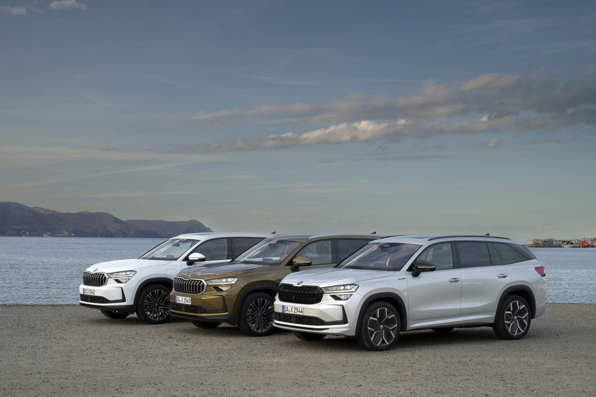 Safety: New and further improved state-of-the-art assistance systems ...