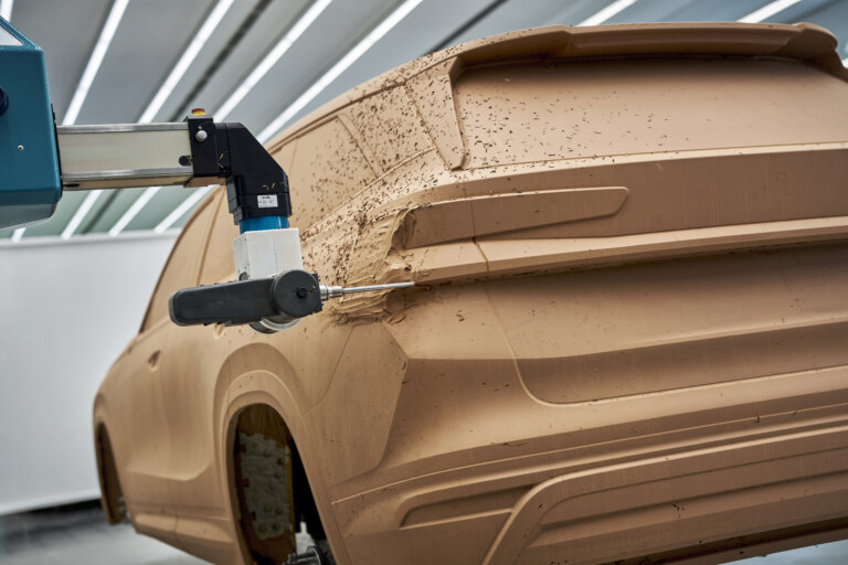 Milling Tools, scrapers and clay in the oven: How modelers work in automotive Design
