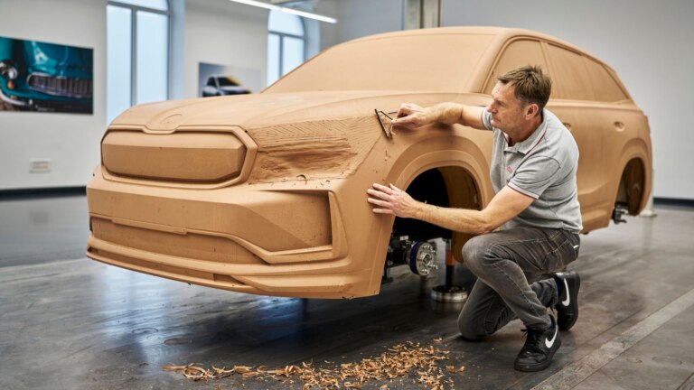 Milling Tools, scrapers and clay in the oven: How modelers work in automotive Design
