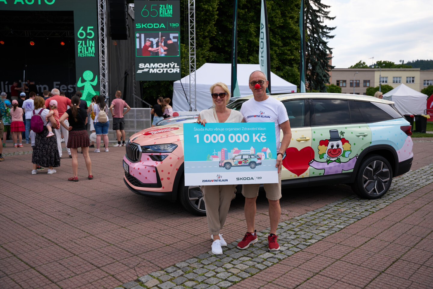Škoda Auto předala organizaci Zdravotní klaun nový Kodiaq iV