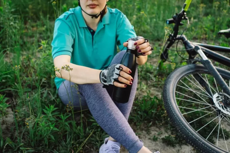 Water-Bottle-Cyclist-profimedia-0958810597-CVR_2f8c5c67