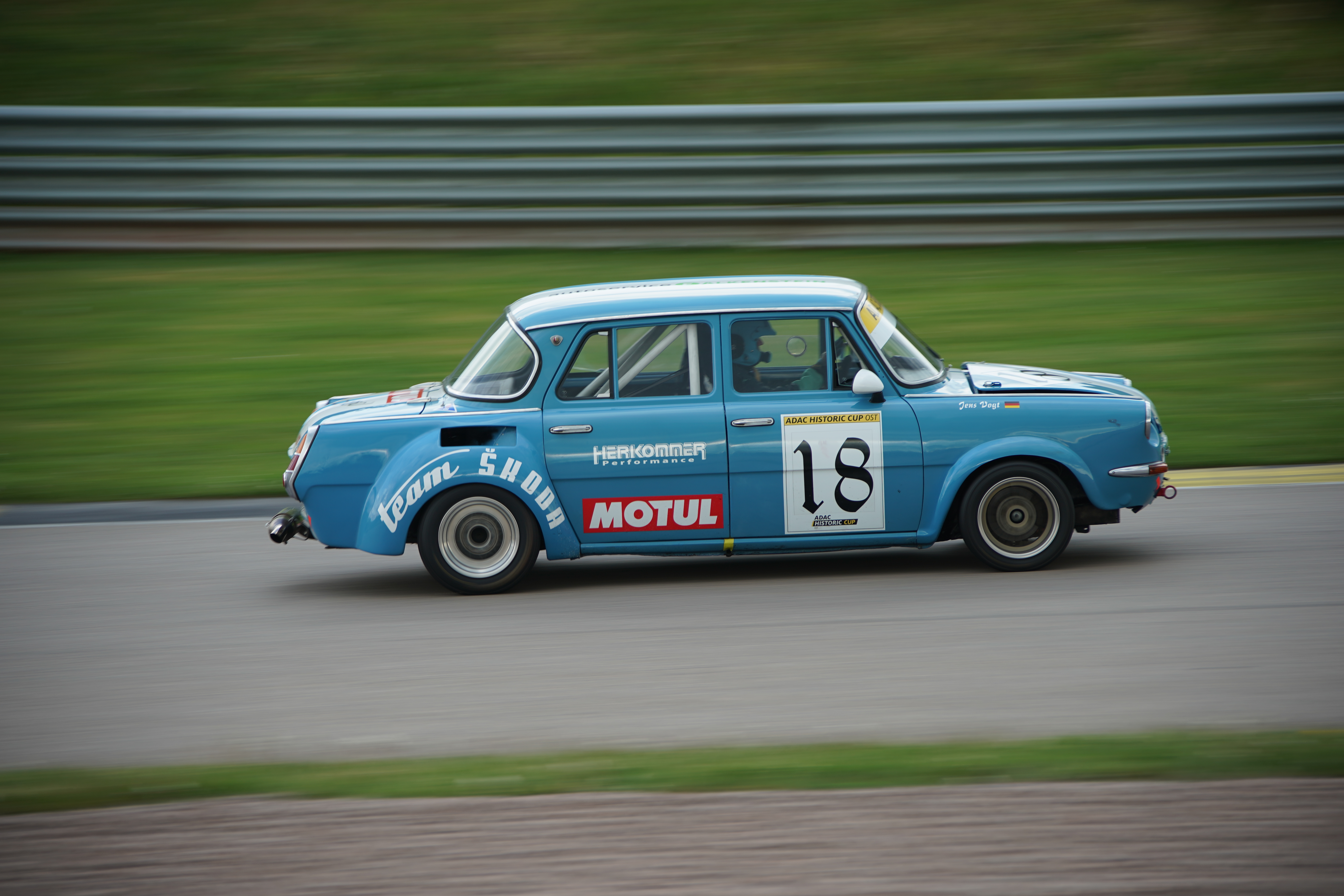 Benzin im Blut, Škoda im Herzen