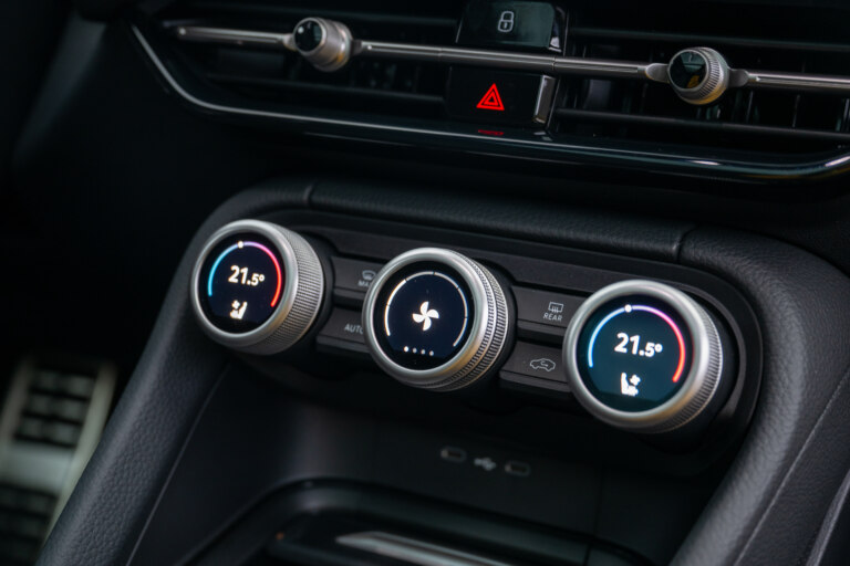 Prevent harming your health using air conditioning: avoid overcooling and switch it off occasionally