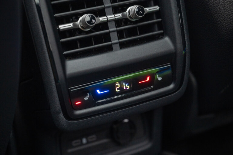 Prevent harming your health using air conditioning: avoid overcooling and switch it off occasionally