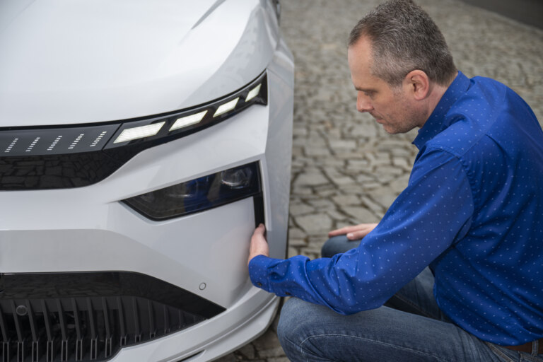 The vents on the sides of the bumper direct air outside the wheels and create an aerodynamic shield around them.