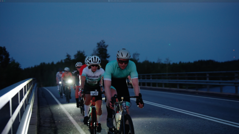 Výzva pro mistra rally: 300 km na kole bílou nocí