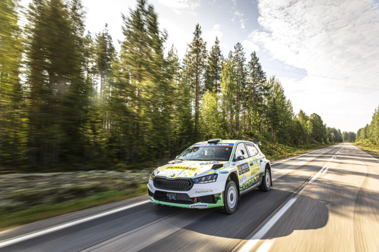 Výzva pro mistra rally: 300 km na kole bílou nocí