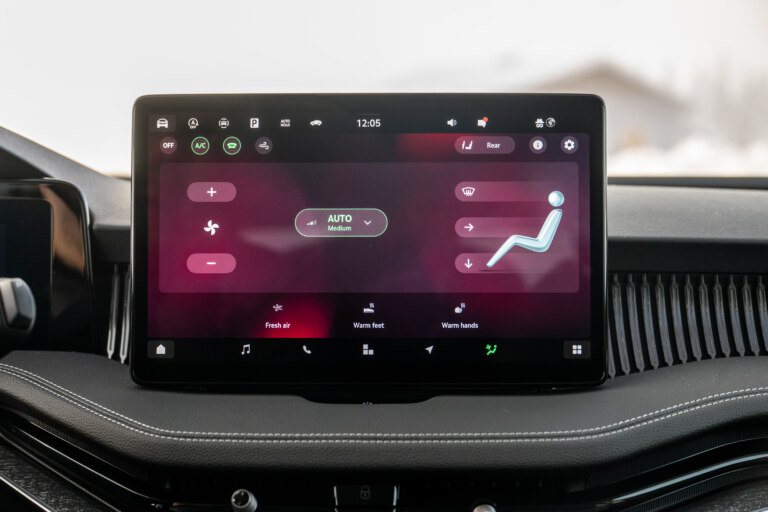 V zime si v aute prikúrte, ale neuvarte sa