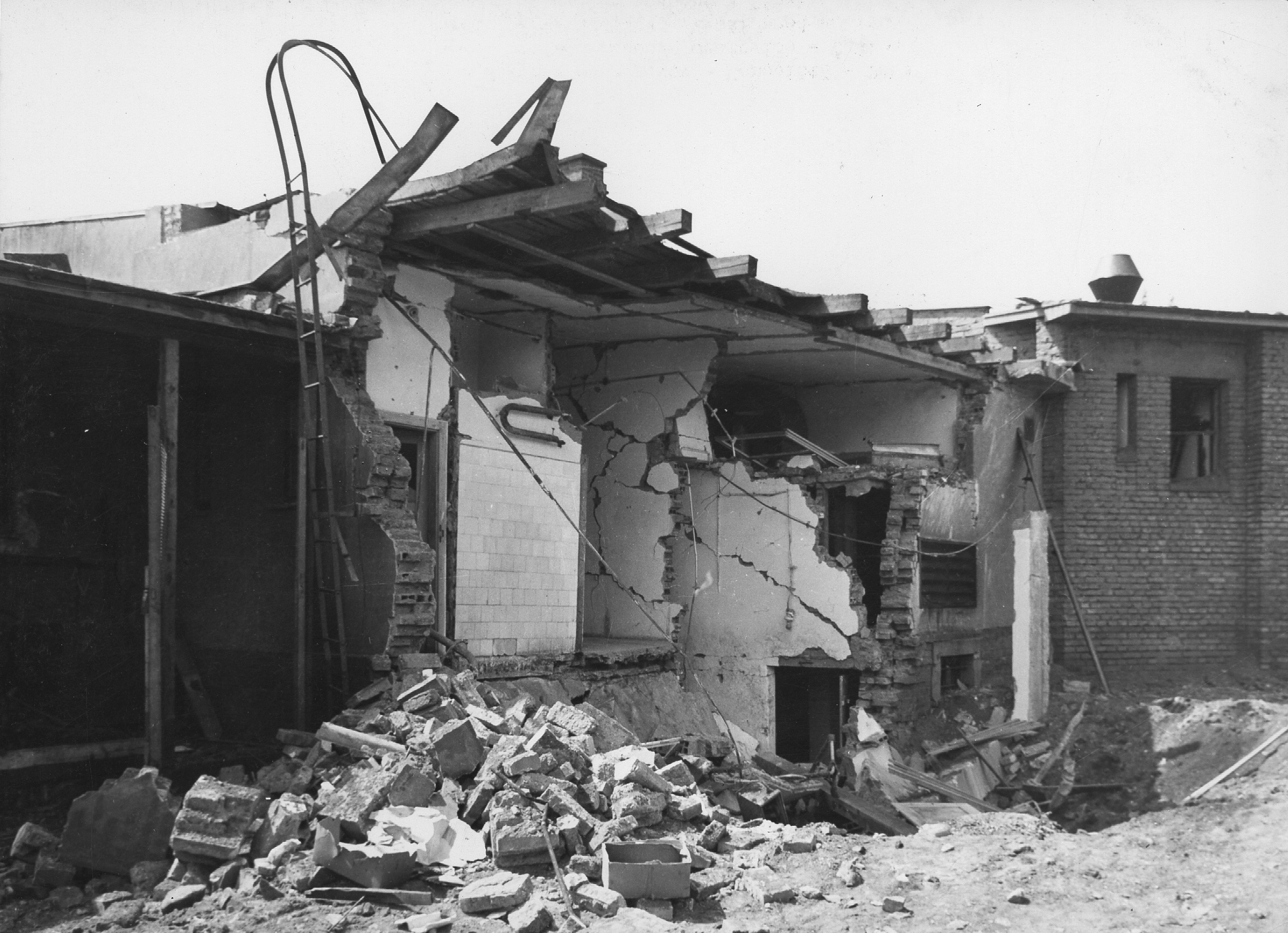 Fo001348_po_pozaru_1945_b_jidelna_1_54443ada