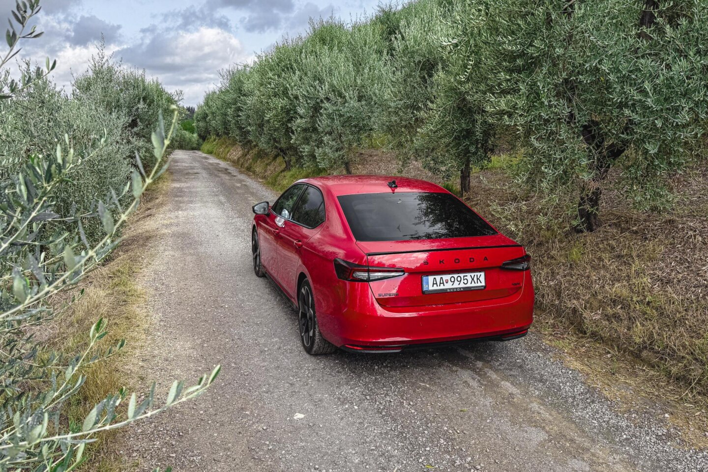 Tri tisícky kilometrov s najsilnejším Superbom. Ako zvládol taliansku výzvu?