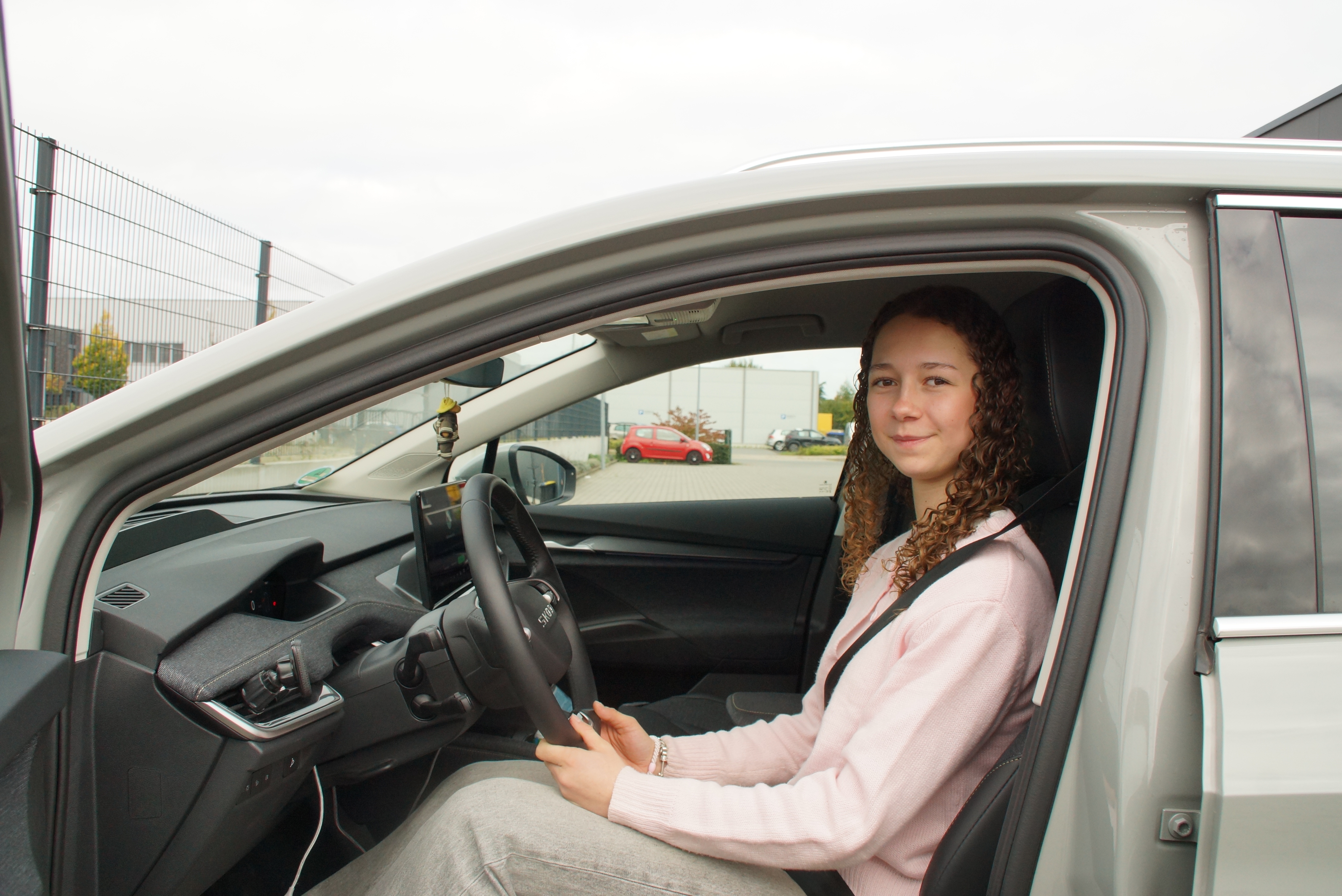 Škoda Elroq and a happy family
