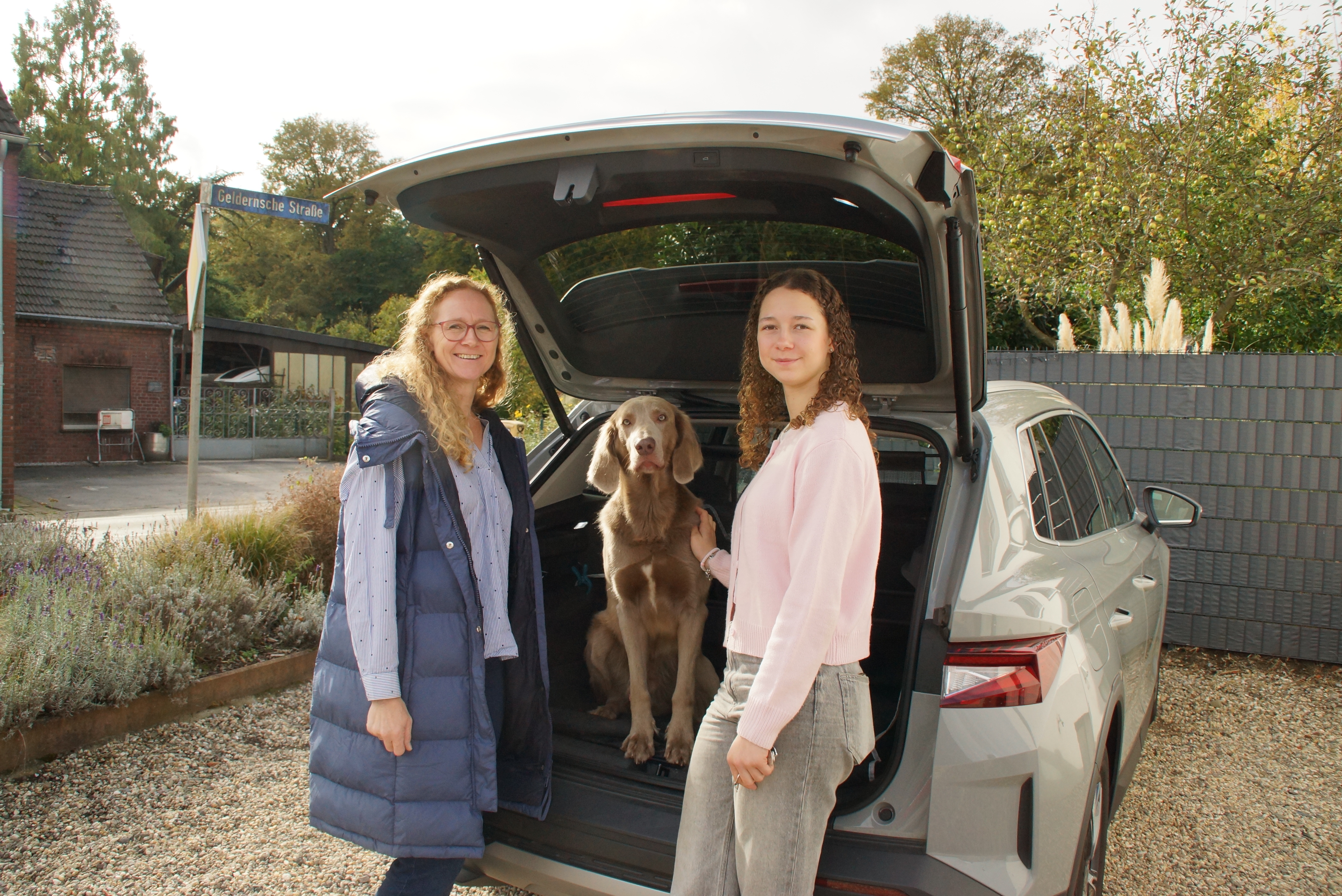 Škoda Elroq and a happy family