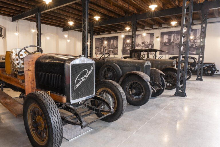 Depozitář Škoda Auto