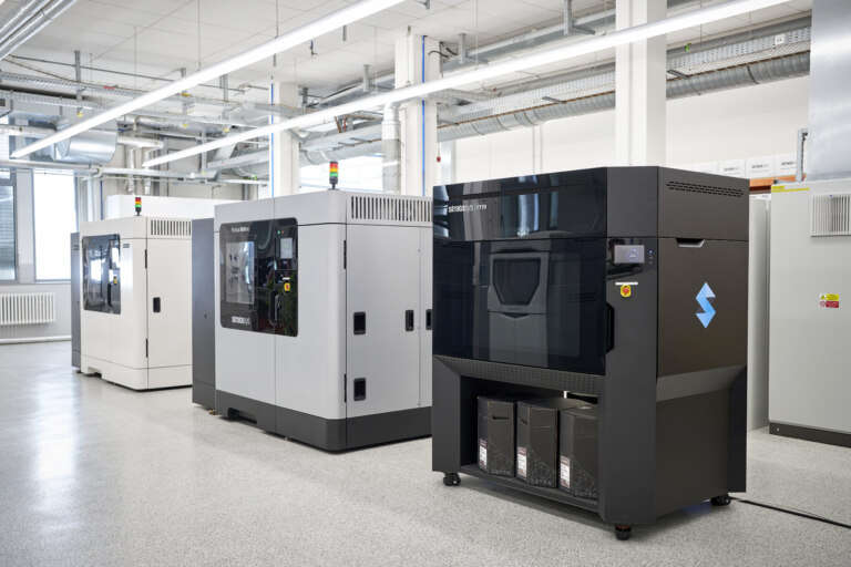 Large printers for FDM printing enable the printing of parts up to one meter in length