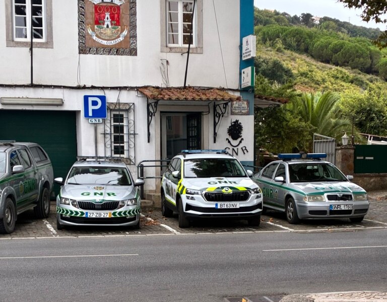 You will also encounter a whole range of Škoda police cars in Portugal