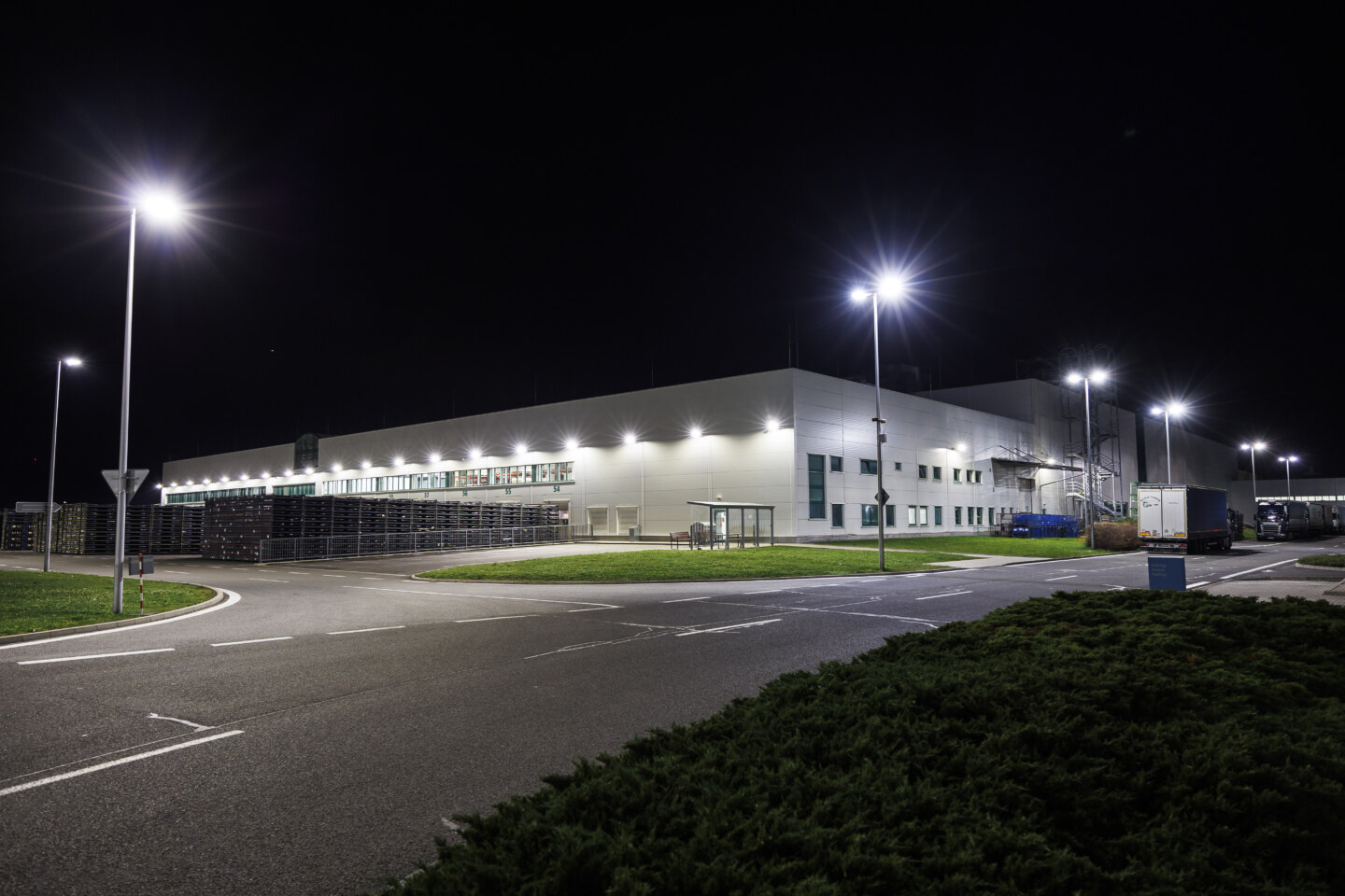 Bezkonkurenčná rýchlosť dodávok originálnych dielov prináša zákazníkom značky Škoda servis bez zbytočných prestojov