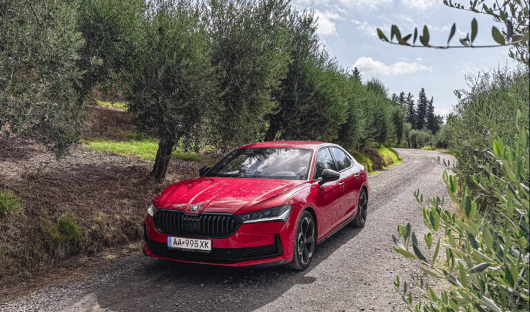 Tri tisícky kilometrov s najsilnejším Superbom. Ako zvládol taliansku výzvu?