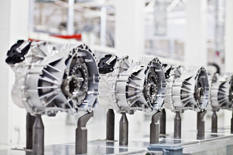 Production of DQ200 automatic transmissions at the Škoda Auto plant in Vrchlabí