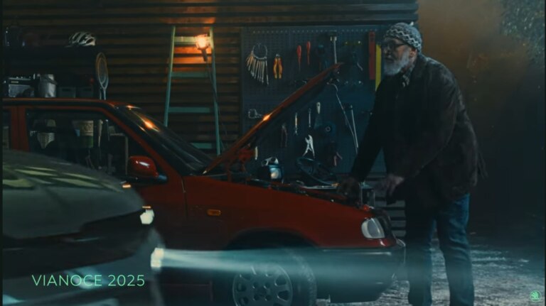 Škoda Auto Slovensko v novej vianočnej kampani spája generácie a vyzýva k objavovaniu bez predsudkov