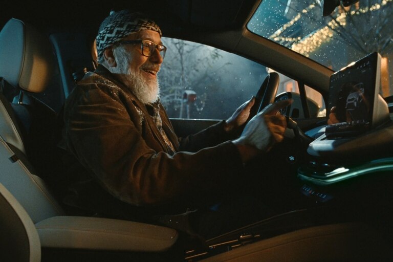 Škoda Auto Slovensko v novej vianočnej kampani spája generácie a vyzýva k objavovaniu bez predsudkov