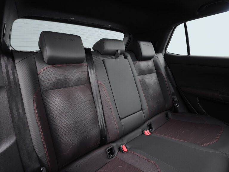 Interiér Kushaqu ve sportovně pojatém provedení Monte Carlo