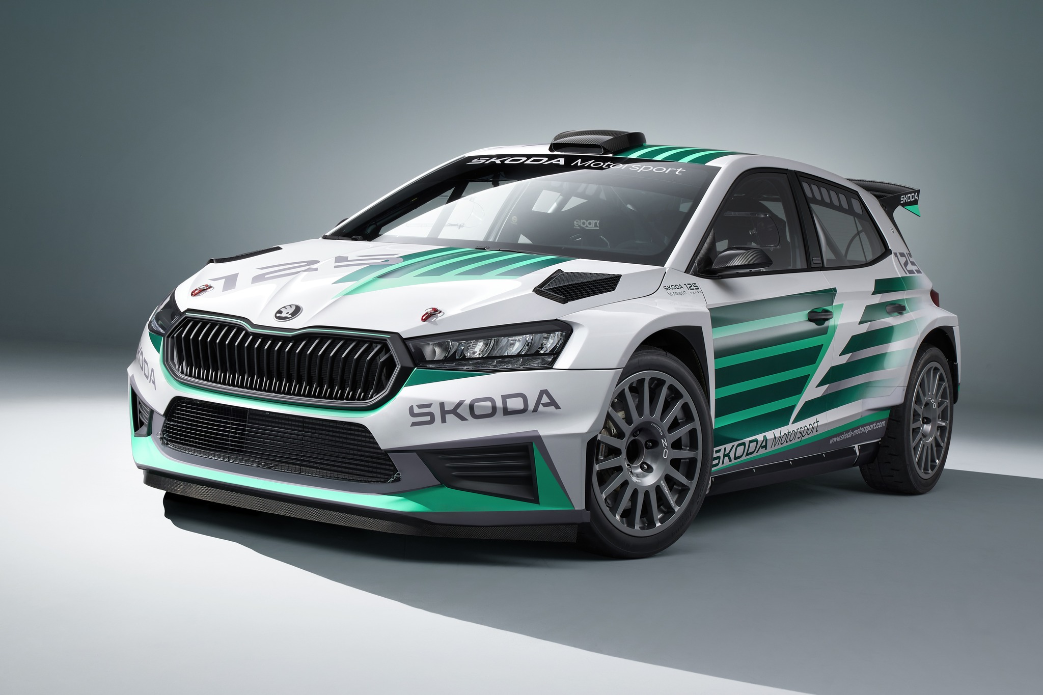 FabiaRS_Rally2_34front_white_a_022f5a3a