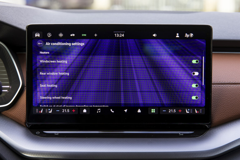 What happens when you press the button Heating can be selected in detail in the settings for this function