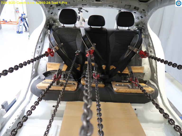 Strength test of seat belt anchorage points