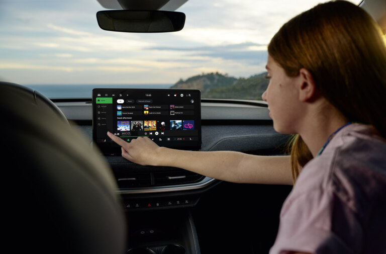 Přímo v infotainmentu vozu si můžete vychutnat hudební katalog Spotify