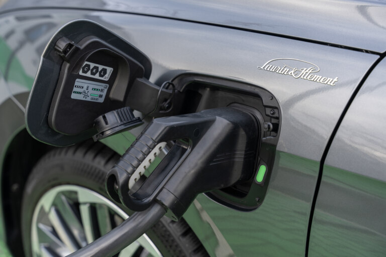 Posílený Superb iV přiváží výkon 200 kW