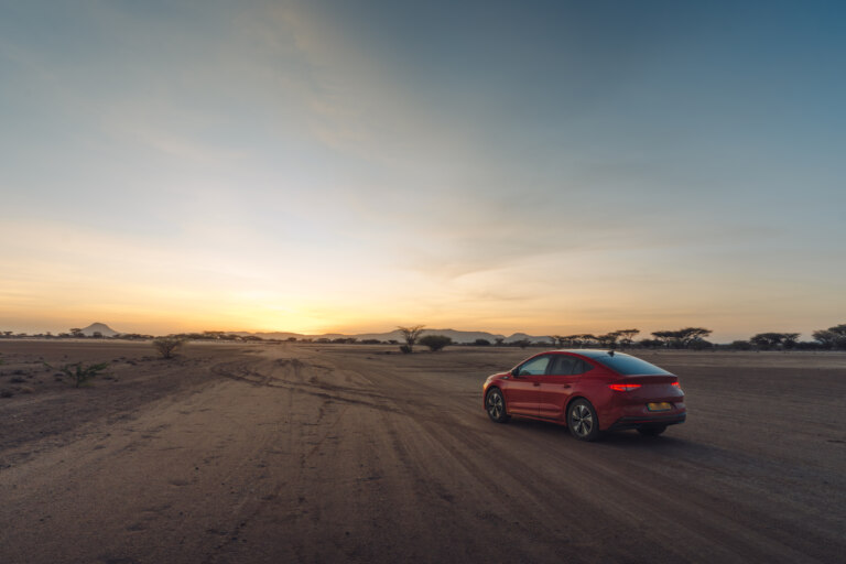 Sand, heat, and camels. The Enyaq RS explores the origins of humankind