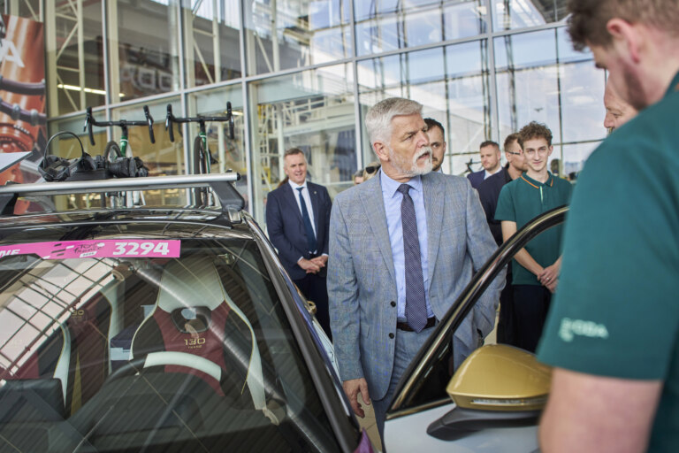 Prezident Petr Pavel navštívil sídlo a hlavní závod společnosti Škoda Auto v Mladé Boleslavi