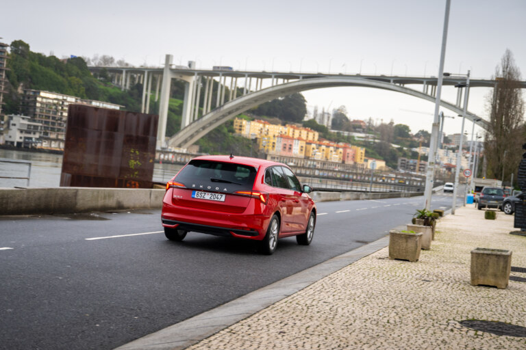 Cesty po nábřeží poskytnou jedinečné výhledy pro nadšence do architetury